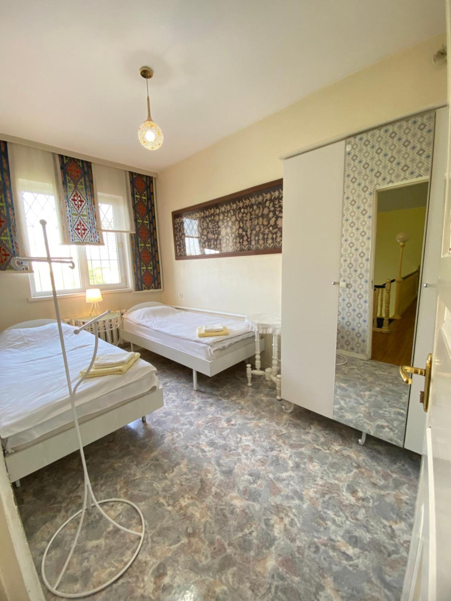 Хостел Особнячок Bishkek Exterior foto