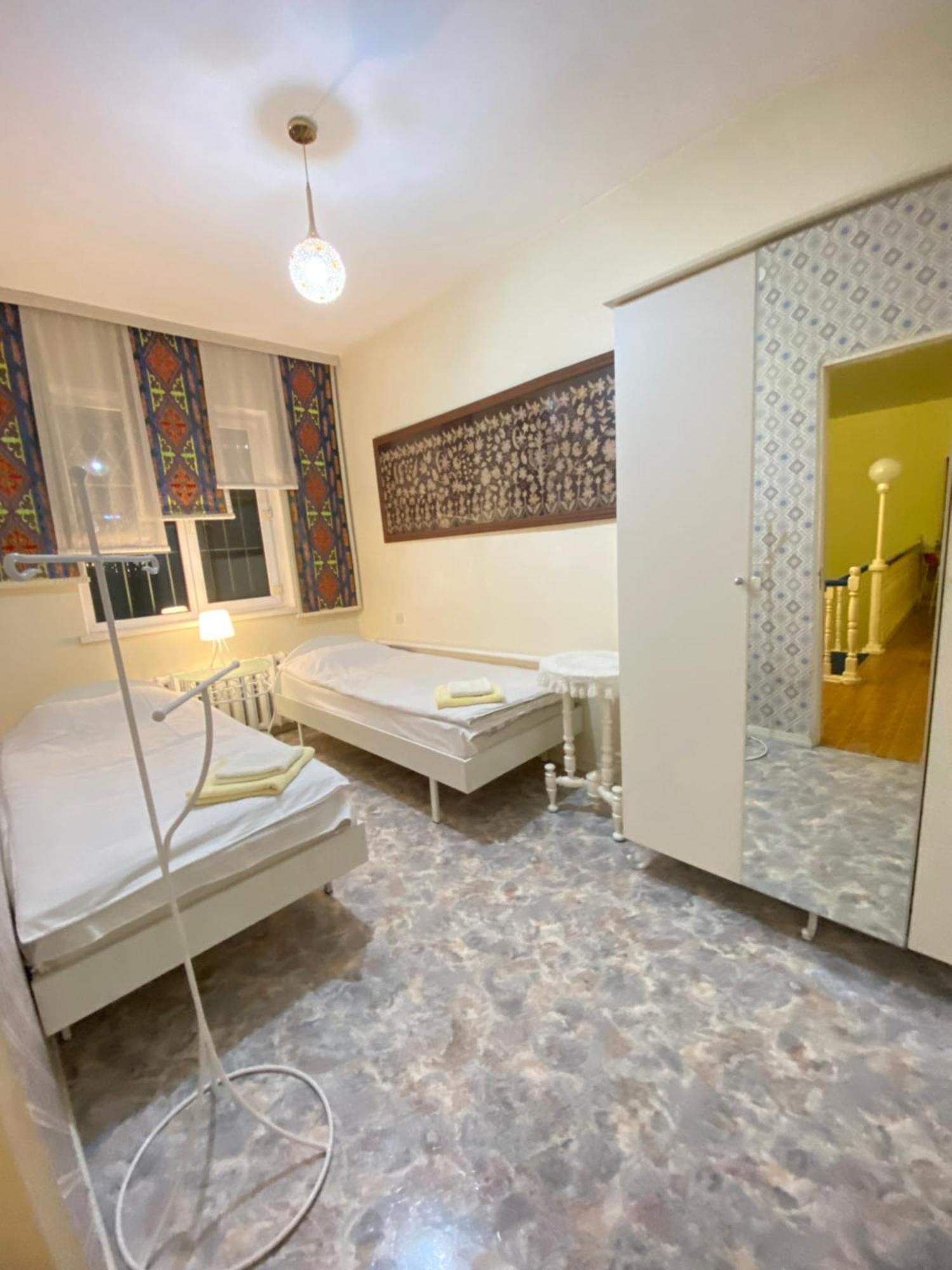 Хостел Особнячок Bishkek Exterior foto